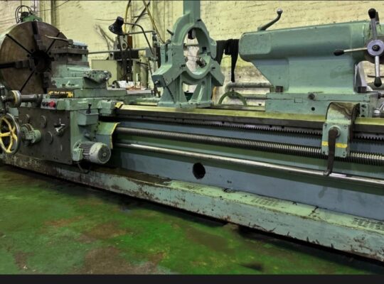 1M65 Heavy-Duty Universal Lathe