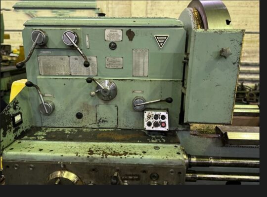 1M65 Heavy-Duty Universal Lathe